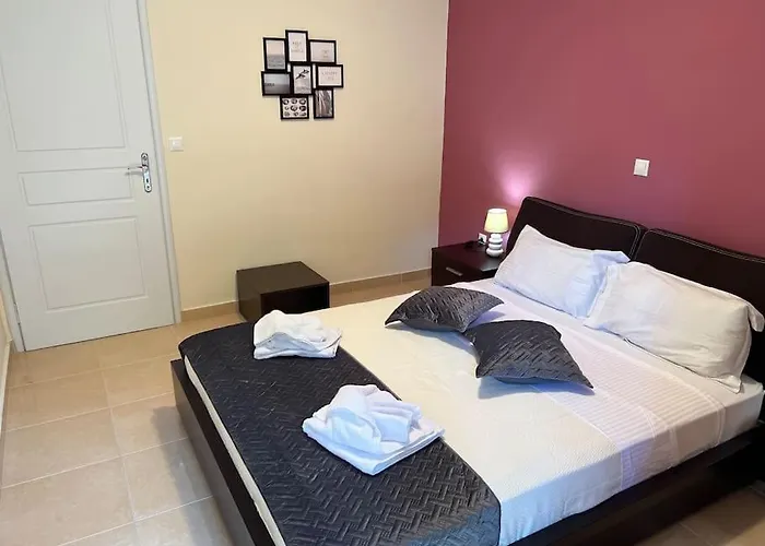 Comfortable Apartment At Skouze Hill