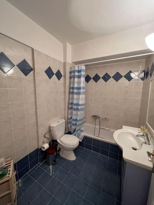 Apartamento Comfortable At Skouze Hill *